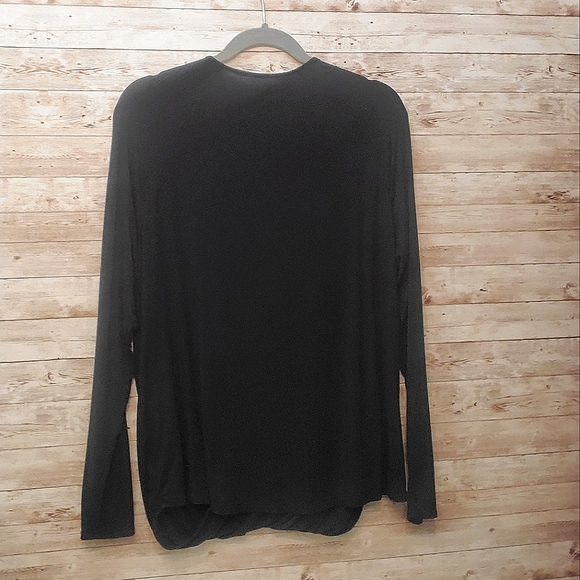 A & E Top - Picture 2 of 3